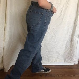 Signature Levi’s Strauss Straight Leg Mid Rise